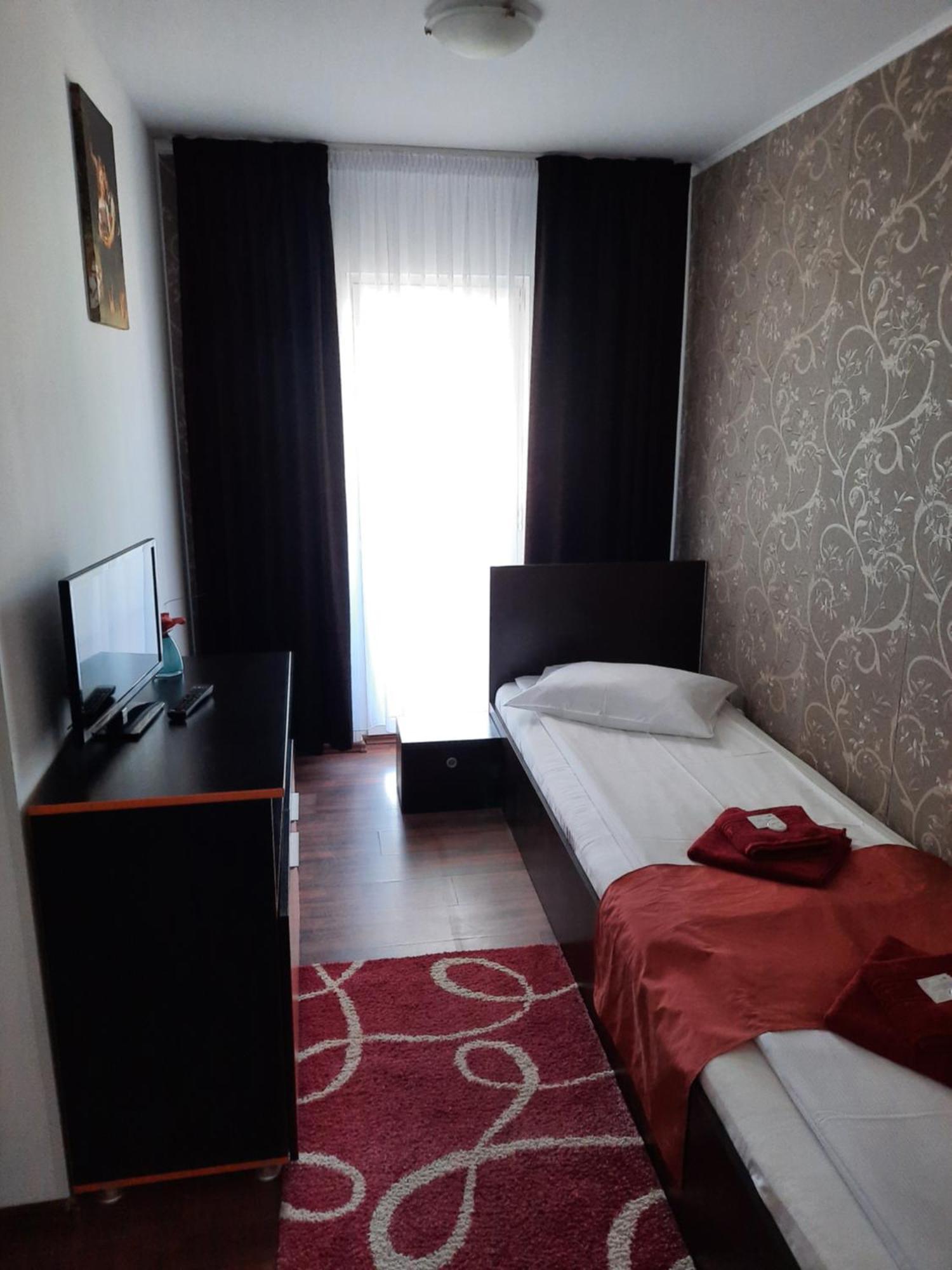 Pensiunea D&D Făgăraş Zimmer foto