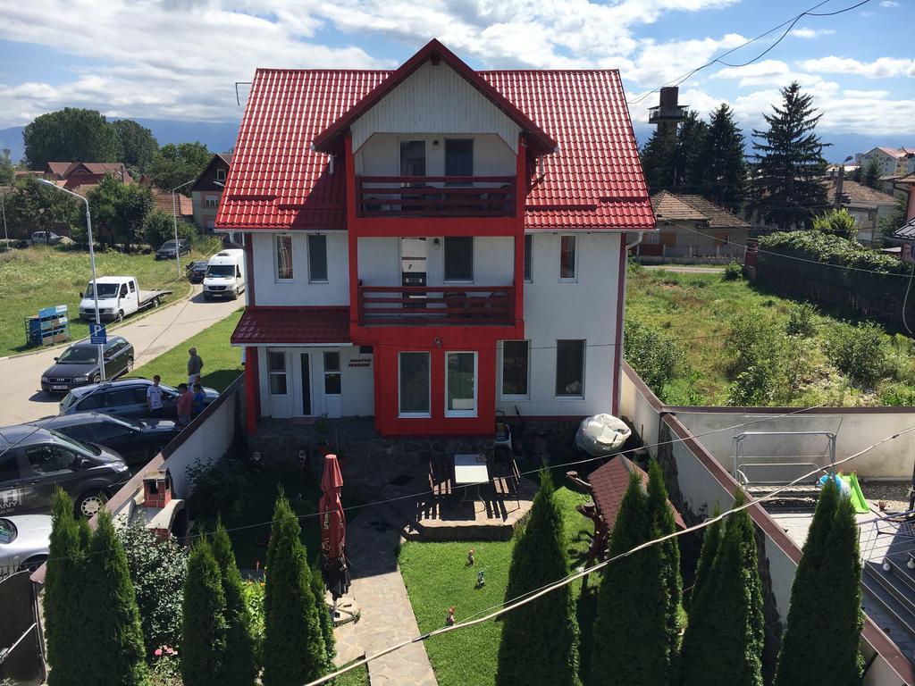 Pensiunea D&D Făgăraş Exterior foto