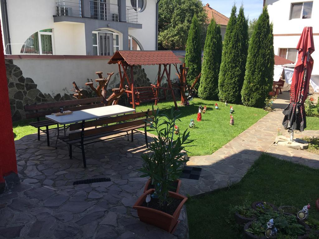 Pensiunea D&D Făgăraş Exterior foto